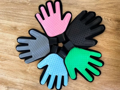 Перчатка (Stefan) PMG-1201BLCK массажная для вычесывания шерсти животных, 23х17см, черный фото