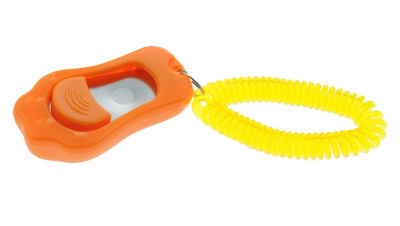Кликер (ZooOne) трёхтоновый в форме лапки с браслетом (оранжевый) 1016-12