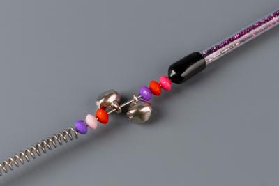 Дразнилка (Nunbell) Перья с колокольчиками и декором 15см на палочке l=45см, микс для кошек фото