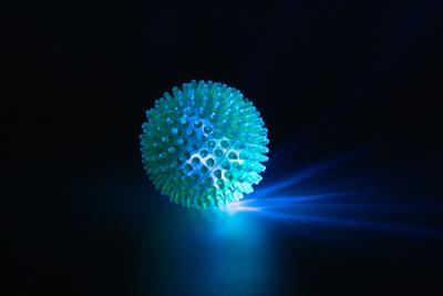 Игрушка Wogy пищалка Мяч  игольчатый, светится d=7см LED для собак фото Игрушка Wogy пищалка Мяч  игольчатый, светится d=7см LED для собак фото