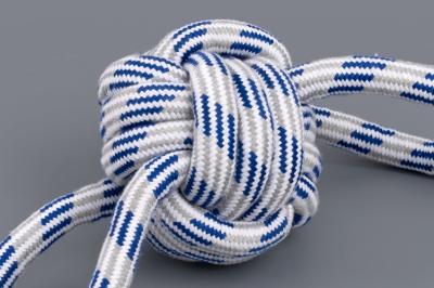 Игрушка (Nunbell) Мяч плетеный с петлями 34х10см микс для собак фото