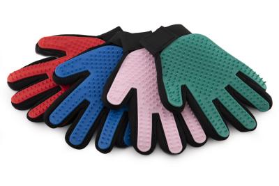 Перчатка (Wogy) 259игл, 25х16см для вычесывания животных фото